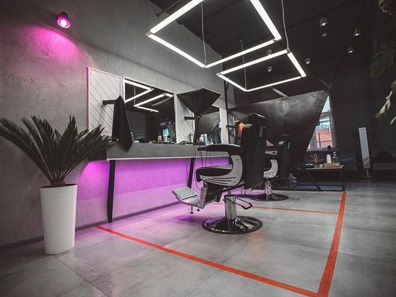 Roots men's cut, интерьер