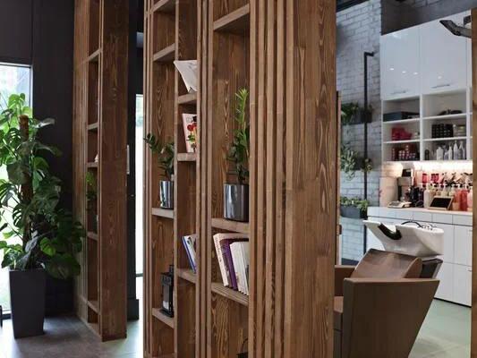 Roots, интерьер