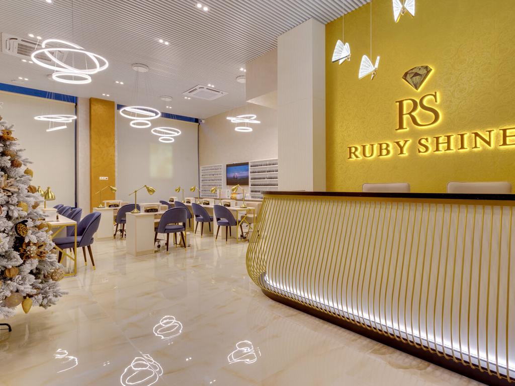 Ruby Shine, интерьер