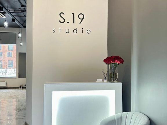 S. 19 studio, интерьер