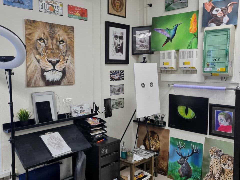 Santal Tattoo, интерьер