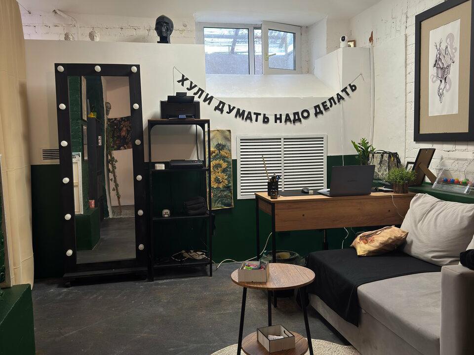 Шум тату и пирсинг, интерьер