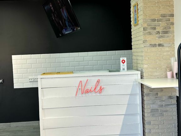 Sn nail, интерьер