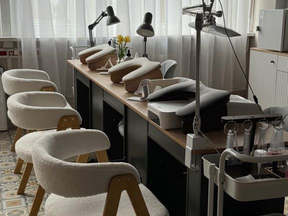 Studio 24.11, интерьер