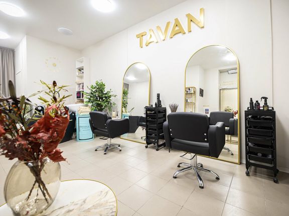 Таван, интерьер