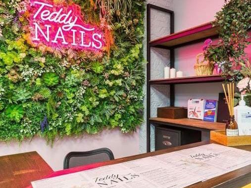 Teddy Nails, интерьер
