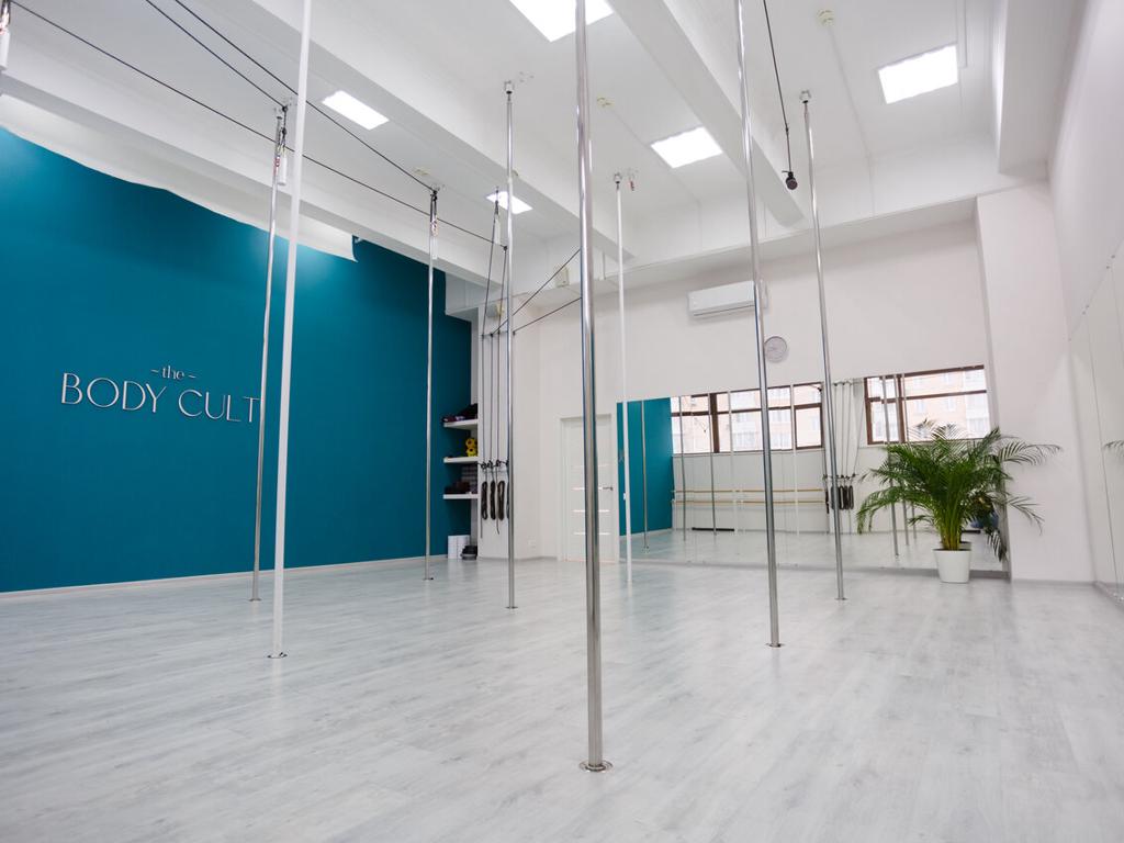The Body Cult, интерьер