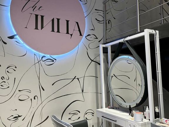 The Лица, интерьер
