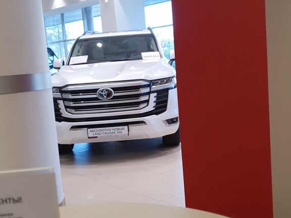 Toyota центр Серебряный Бор, интерьер