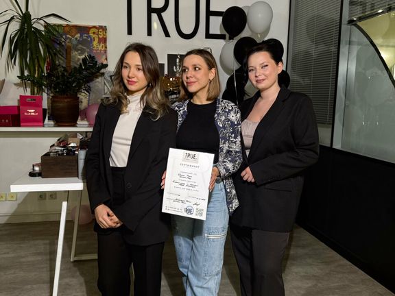 True makeup school, интерьер
