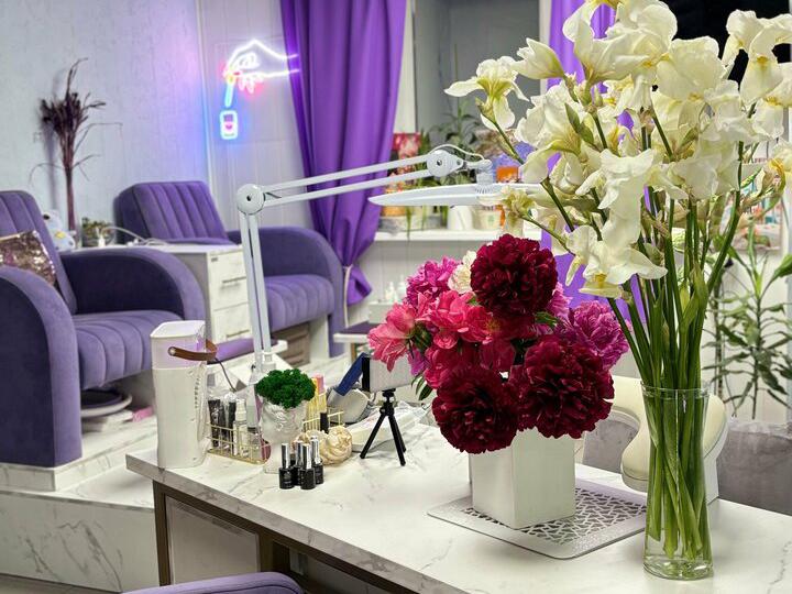 V. K. Nails, интерьер