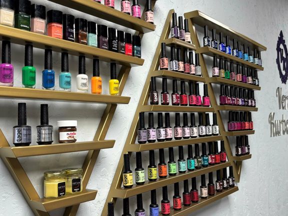 V. K. Nails, интерьер