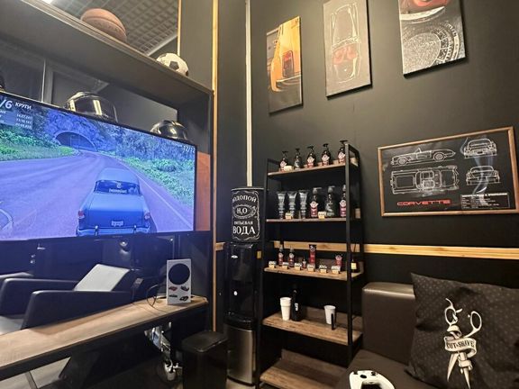 V8 Barber, интерьер