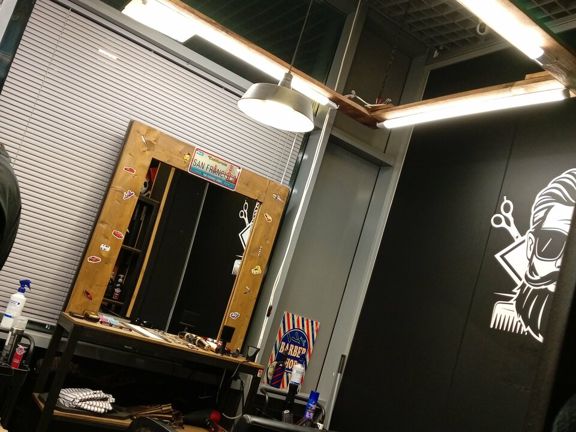 V8 Barber, интерьер
