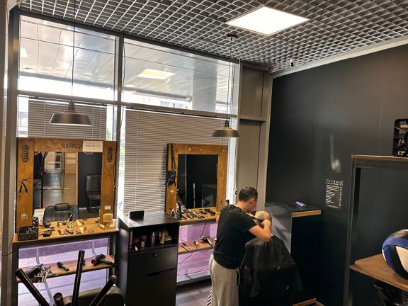 V8 Barber, интерьер
