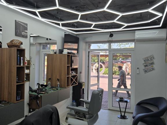 Volzh Street Barbershop, интерьер