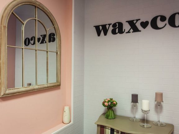 Wax and company, интерьер