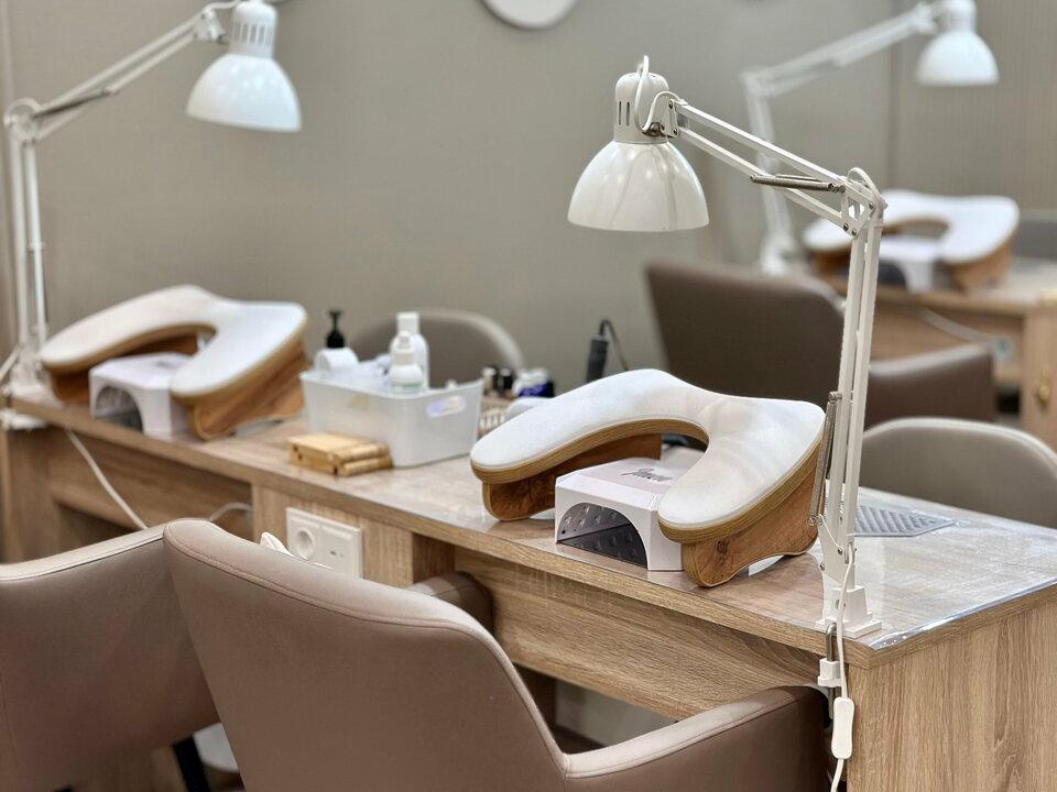 Wax and nails, интерьер