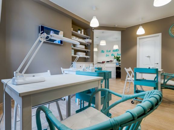 Wax and nails, интерьер