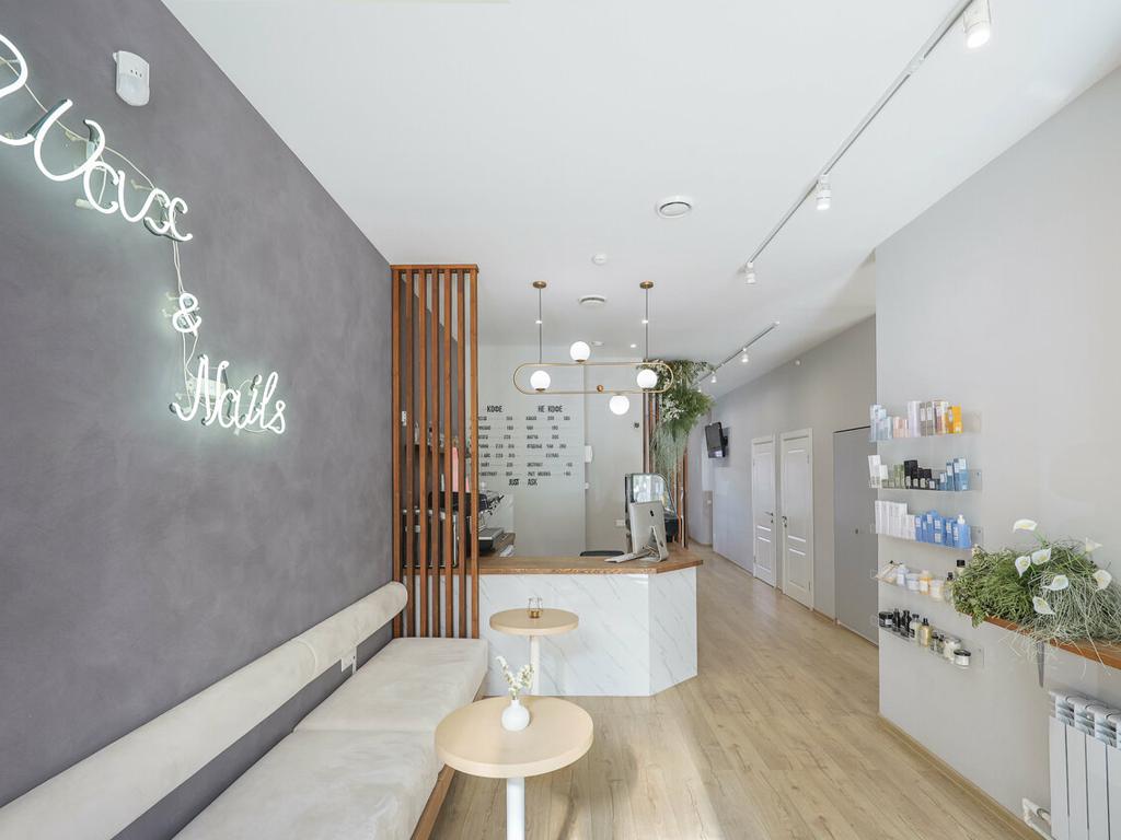 Wax and Nails, интерьер