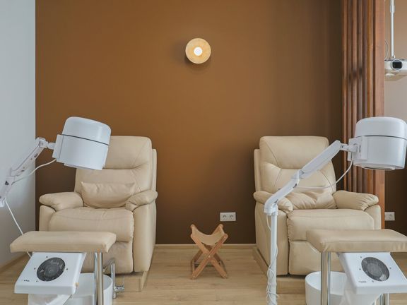 Wax and Nails, интерьер