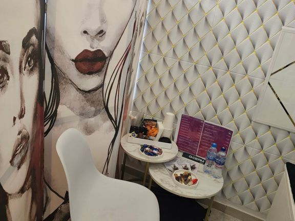 Wax_brow, интерьер