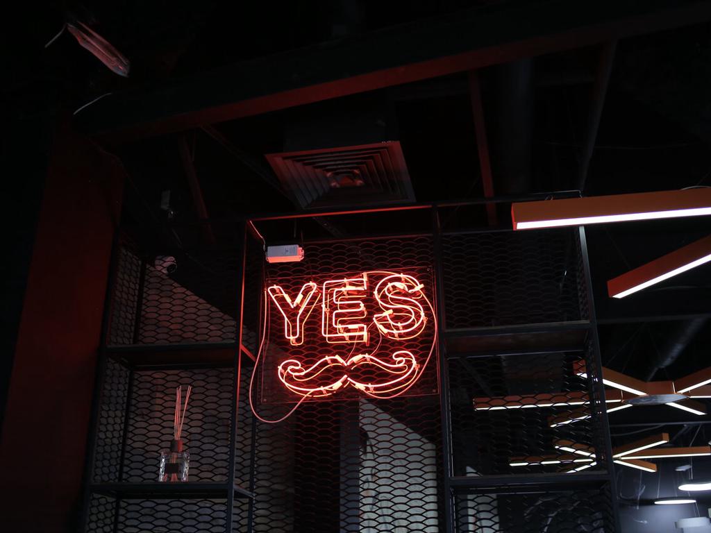 Yes, интерьер