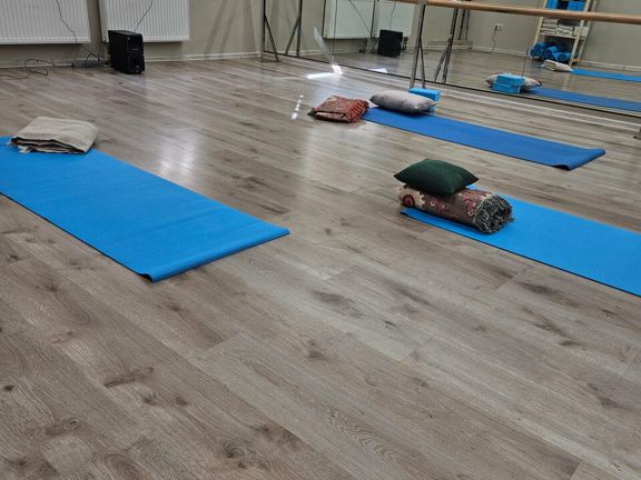 Yogo, интерьер