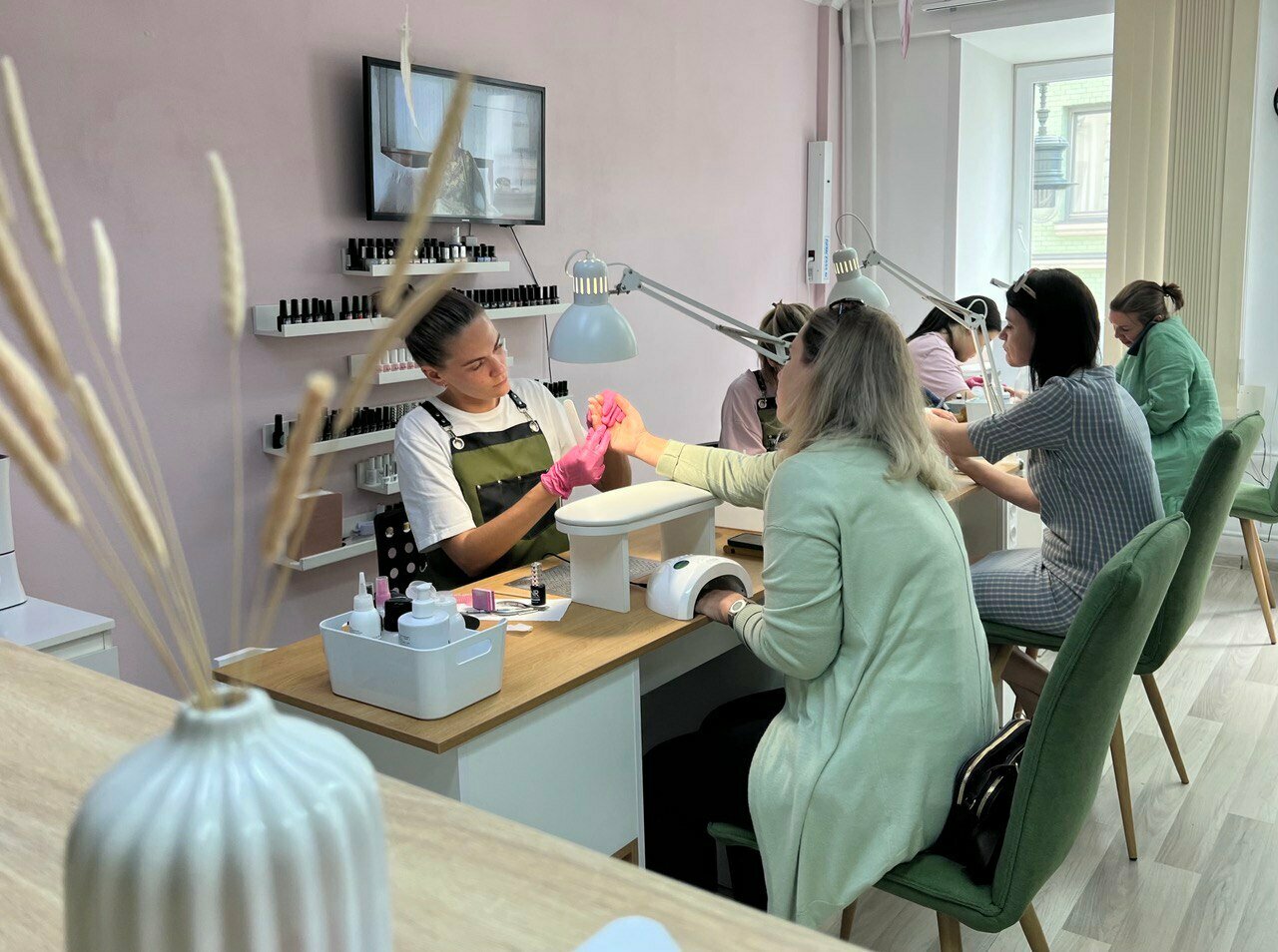 Flamingo Nail Studio