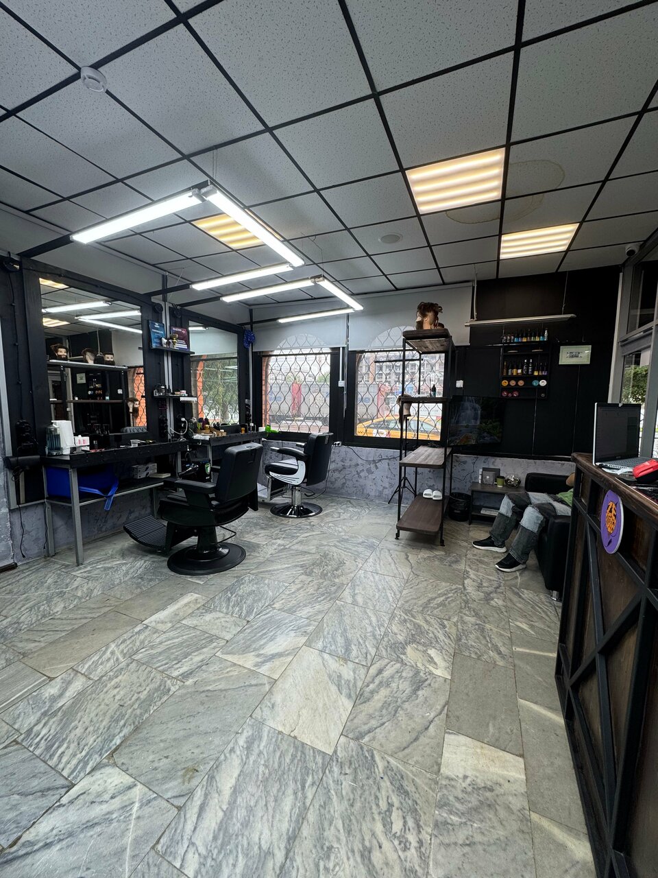 Ze Barber