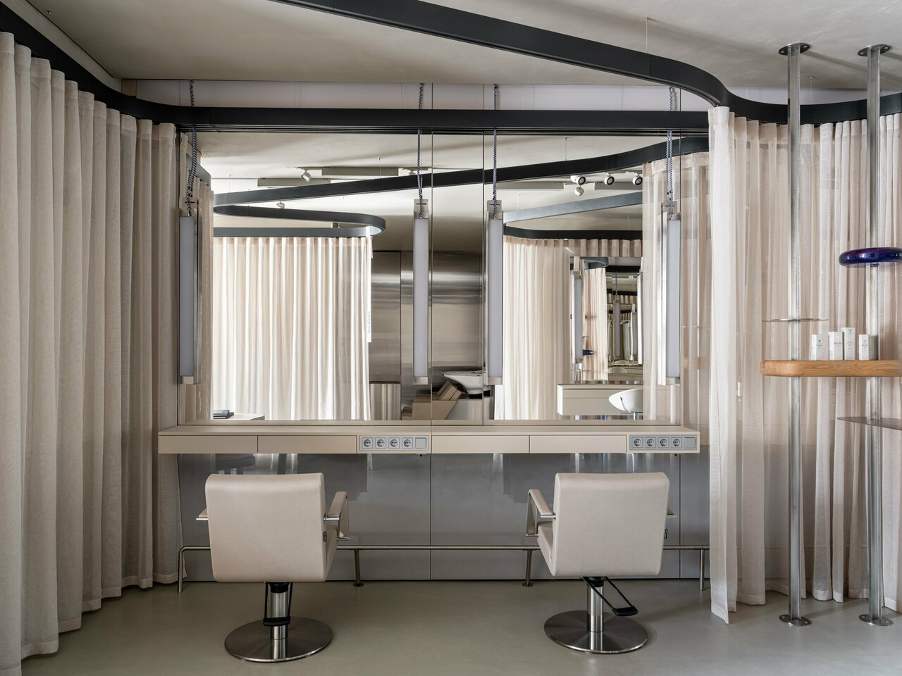Фото салона