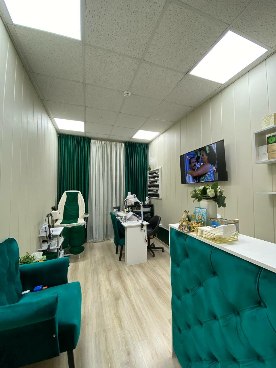 Sisters beauty studio