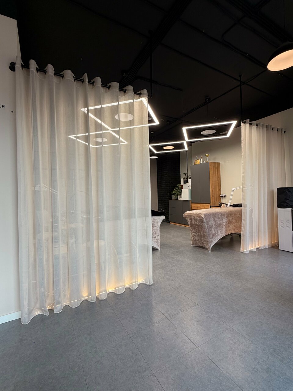 Ek Beauty Studio
